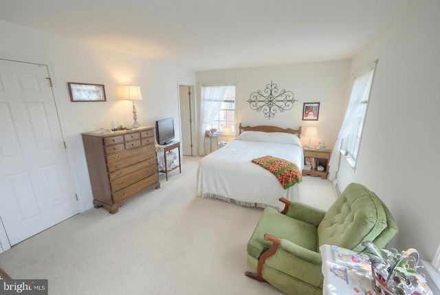 39 SPRING HILL LN, Mountville, PA 17554