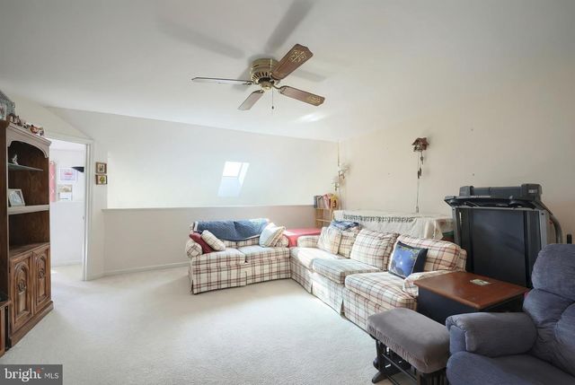 39 SPRING HILL LN, Mountville, PA 17554