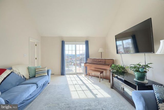 39 SPRING HILL LN, Mountville, PA 17554