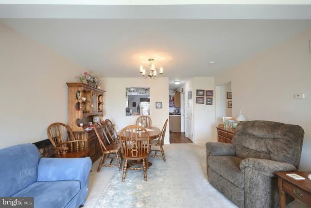 39 SPRING HILL LN, Mountville, PA 17554