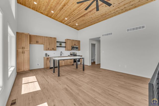 4851 NW Astor Park DR, Topeka, KS 66618