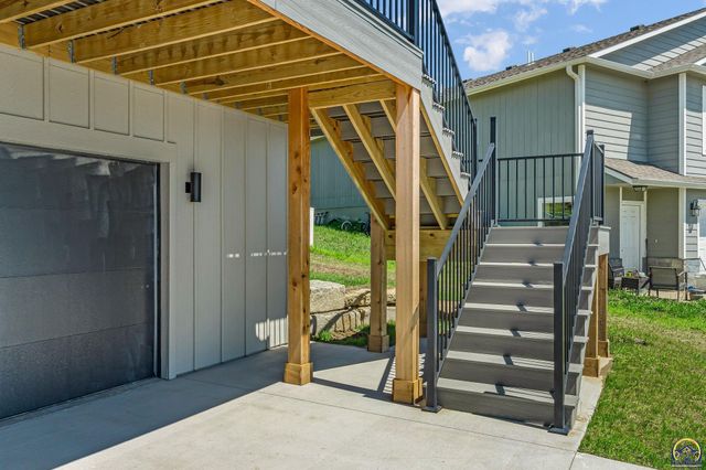 4851 NW Astor Park DR, Topeka, KS 66618