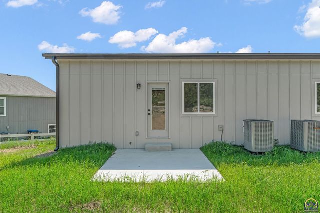 4851 NW Astor Park DR, Topeka, KS 66618