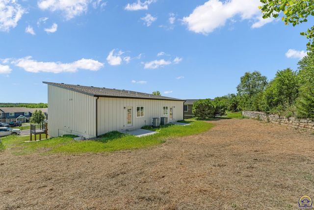 4851 NW Astor Park DR, Topeka, KS 66618