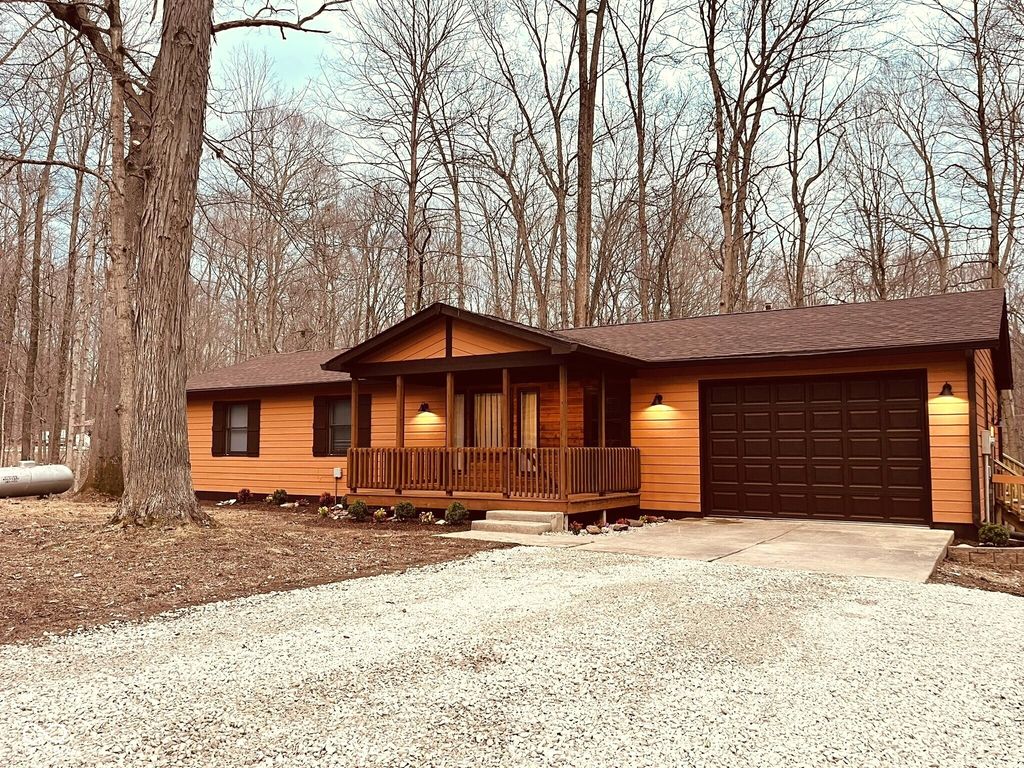 3747 Smith Road, Nashville, IN 47448