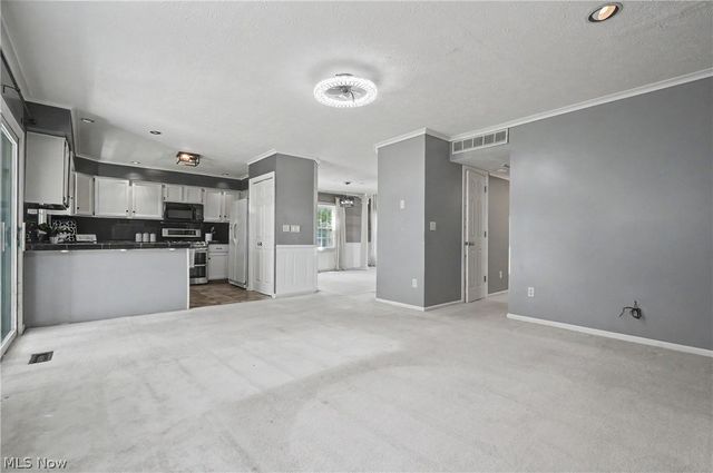 1565 Windrow Lane, Broadview Heights, OH 44147