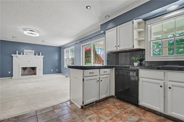 1565 Windrow Lane, Broadview Heights, OH 44147