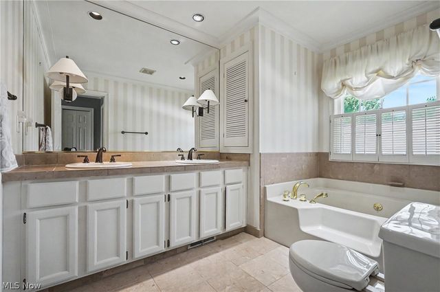 1565 Windrow Lane, Broadview Heights, OH 44147