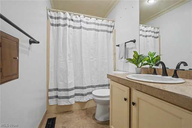 1565 Windrow Lane, Broadview Heights, OH 44147