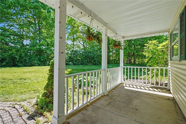 1565 Windrow Lane, Broadview Heights, OH 44147