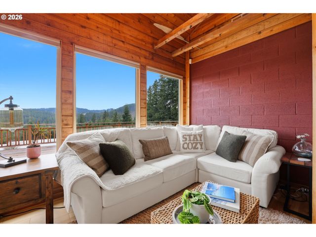 16900 Sw MCFEE Pl, Hillsboro, OR 97123