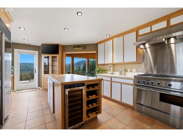 16900 Sw MCFEE Pl, Hillsboro, OR 97123