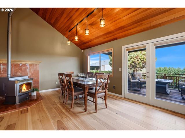 16900 Sw MCFEE Pl, Hillsboro, OR 97123