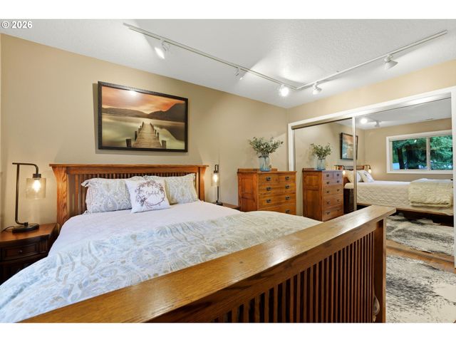 16900 Sw MCFEE Pl, Hillsboro, OR 97123