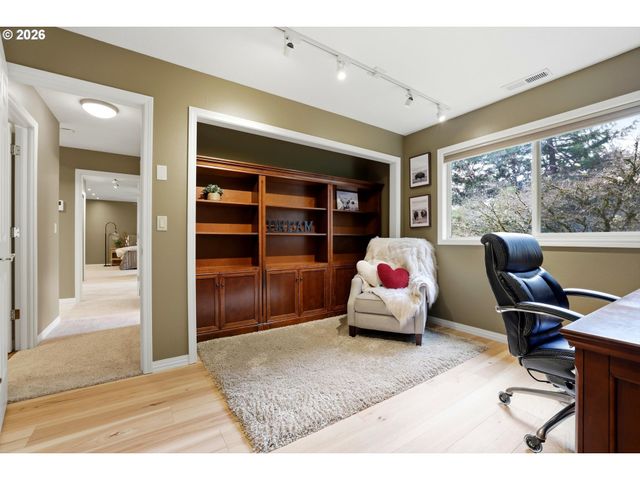 16900 Sw MCFEE Pl, Hillsboro, OR 97123