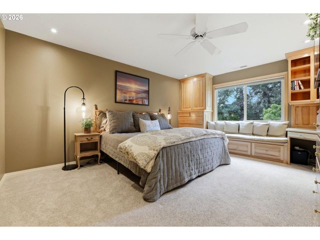 16900 Sw MCFEE Pl, Hillsboro, OR 97123