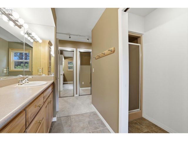 16900 Sw MCFEE Pl, Hillsboro, OR 97123