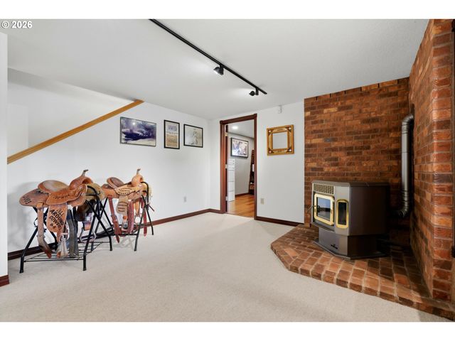 16900 Sw MCFEE Pl, Hillsboro, OR 97123