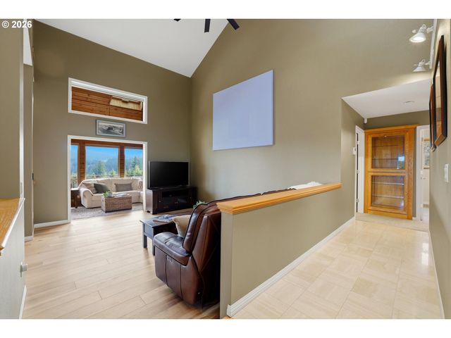 16900 Sw MCFEE Pl, Hillsboro, OR 97123