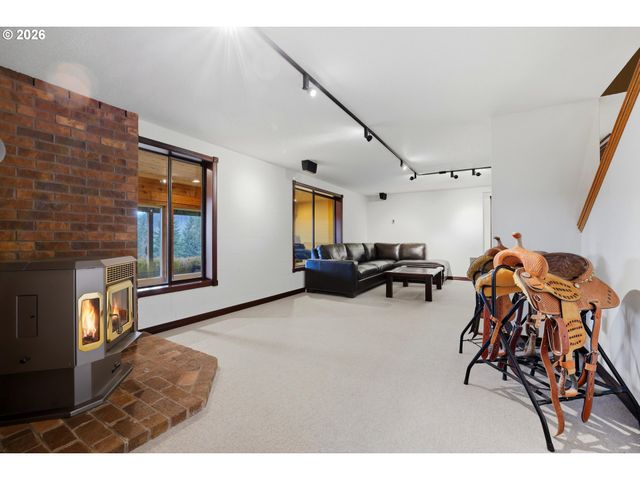 16900 Sw MCFEE Pl, Hillsboro, OR 97123