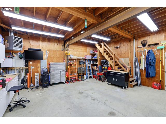 16900 Sw MCFEE Pl, Hillsboro, OR 97123