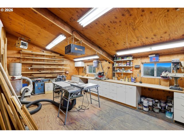 16900 Sw MCFEE Pl, Hillsboro, OR 97123