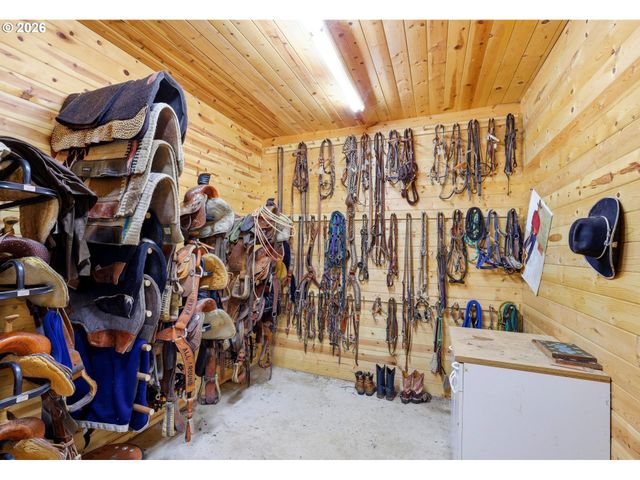 16900 Sw MCFEE Pl, Hillsboro, OR 97123