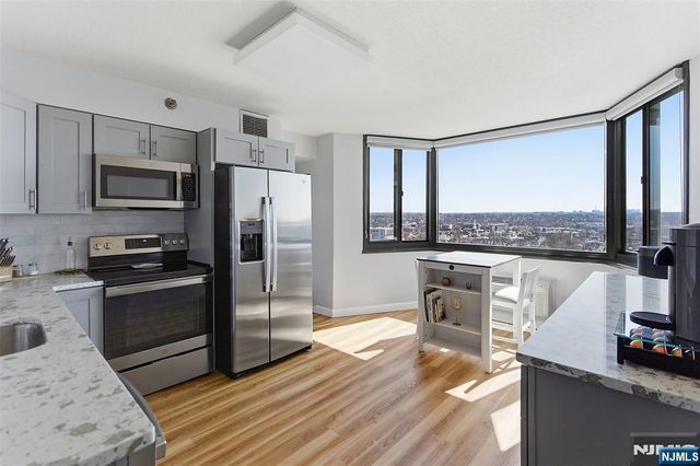 326 Prospect Avenue 11E, Hackensack, NJ 07601