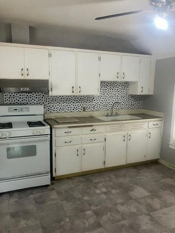801 Oakland AVENUE, Waukesha, WI 53186
