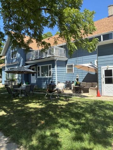 801 Oakland AVENUE, Waukesha, WI 53186