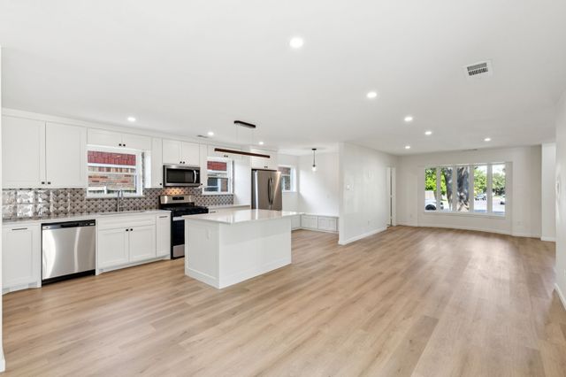 8566 Sweetwood Drive, Dallas, TX 75228