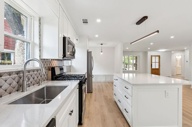 8566 Sweetwood Drive, Dallas, TX 75228