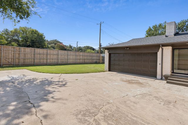 8566 Sweetwood Drive, Dallas, TX 75228