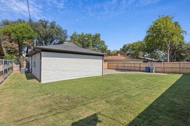 8566 Sweetwood Drive, Dallas, TX 75228