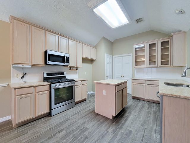 18511 Falcon Crest Drive, Humble, TX 77346