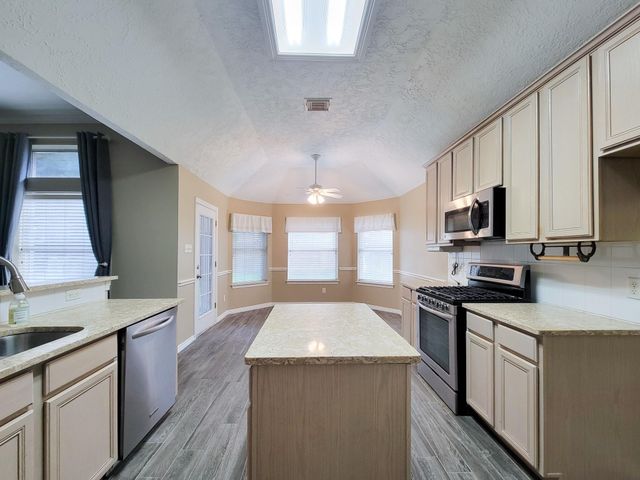 18511 Falcon Crest Drive, Humble, TX 77346