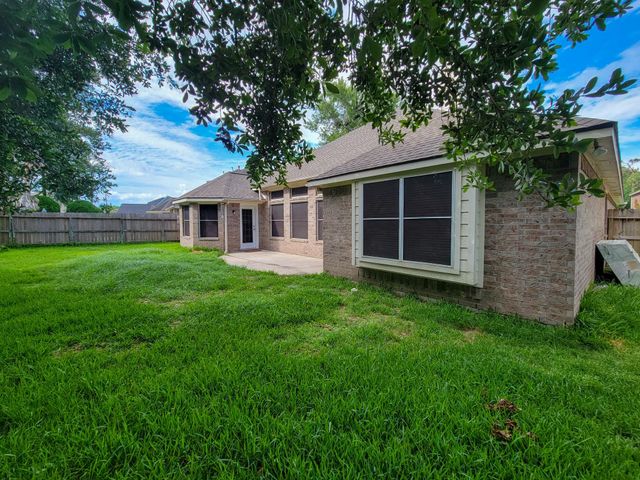 18511 Falcon Crest Drive, Humble, TX 77346