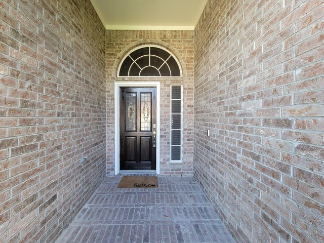 18511 Falcon Crest Drive, Humble, TX 77346