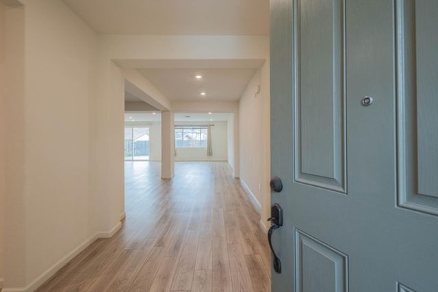 1121 Trailside Drive, San Juan Bautista, CA 95045