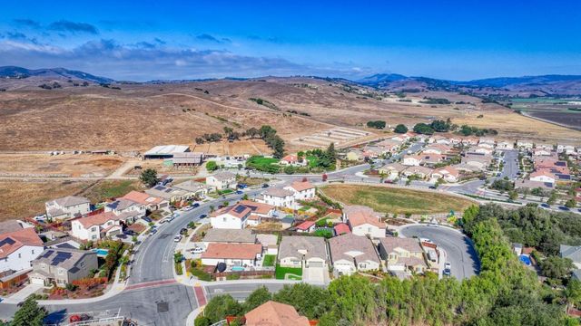 1121 Trailside Drive, San Juan Bautista, CA 95045