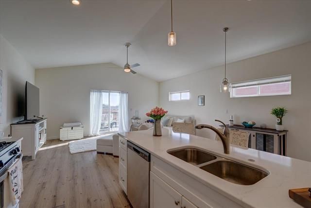 1232 Tivoli Circle, Oregon, WI 53575