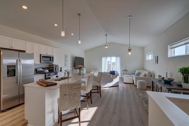 1232 Tivoli Circle, Oregon, WI 53575