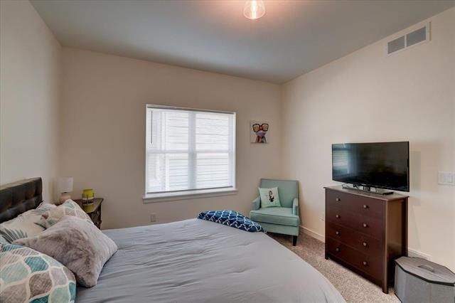 1232 Tivoli Circle, Oregon, WI 53575