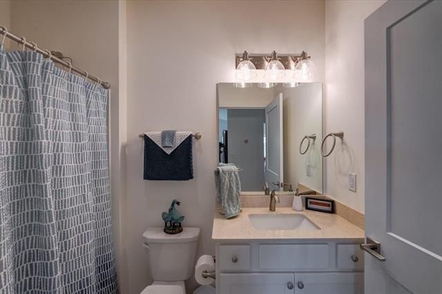 1232 Tivoli Circle, Oregon, WI 53575