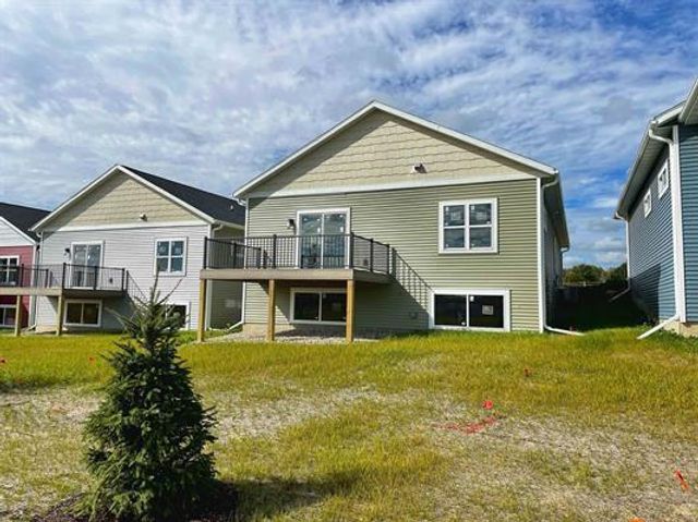 1232 Tivoli Circle, Oregon, WI 53575