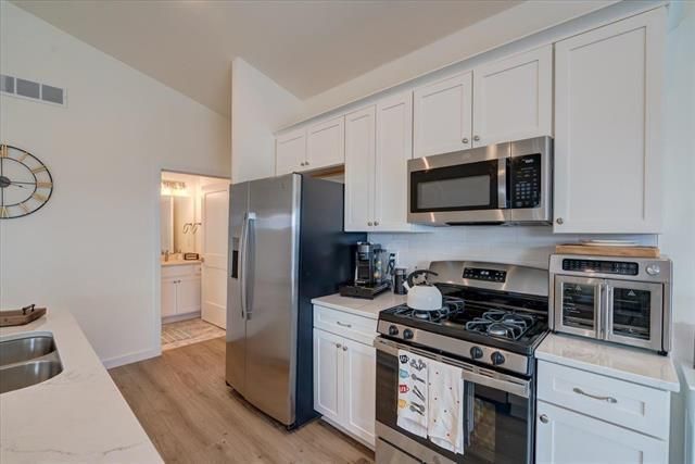 1232 Tivoli Circle, Oregon, WI 53575