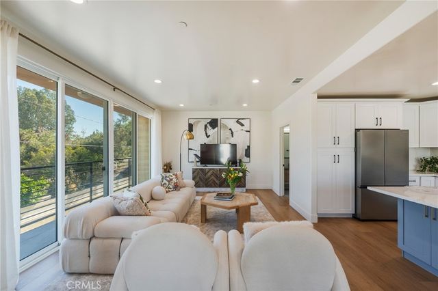 712 N Chestnut Avenue, Los Angeles, CA 90042