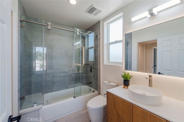 712 N Chestnut Avenue, Los Angeles, CA 90042