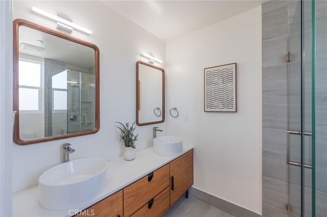 712 N Chestnut Avenue, Los Angeles, CA 90042
