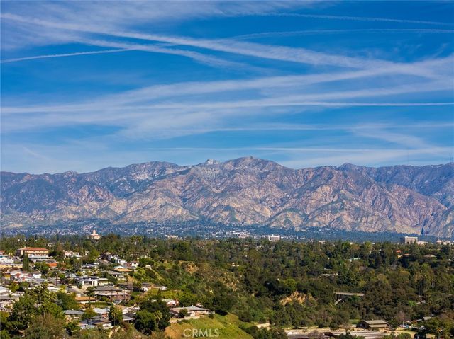 712 N Chestnut Avenue, Los Angeles, CA 90042